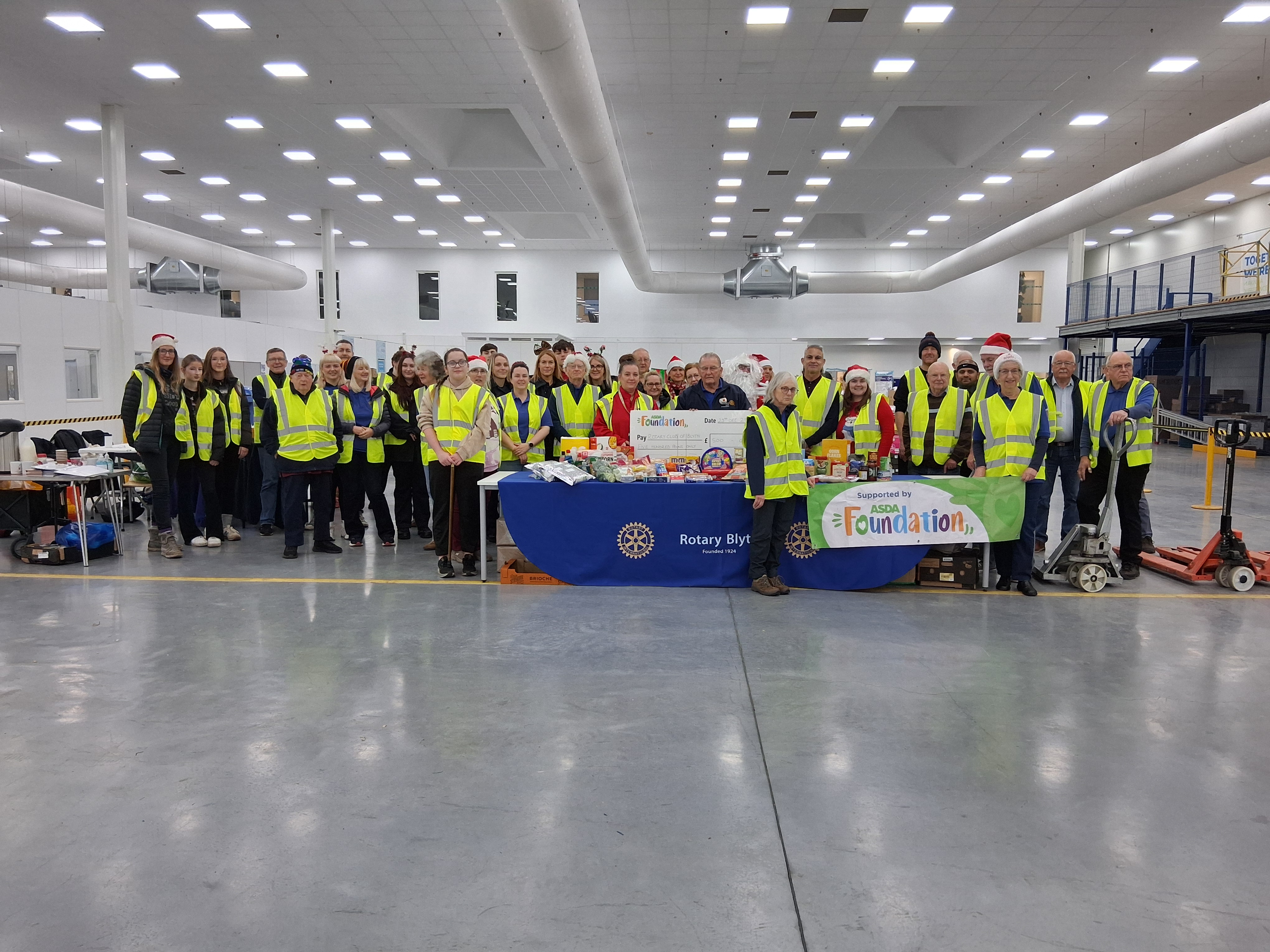 Rotary Blyth delivers Christmas Parcels